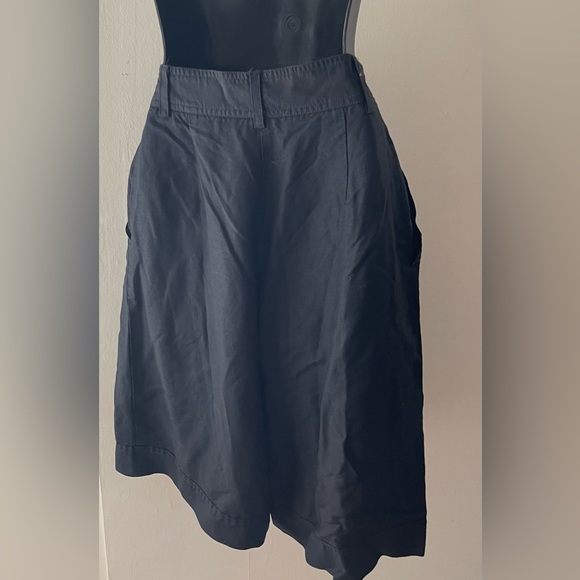 Vintage Madeleine Black Rayon Walking Shorts Size 8 - Picture 3 of 11